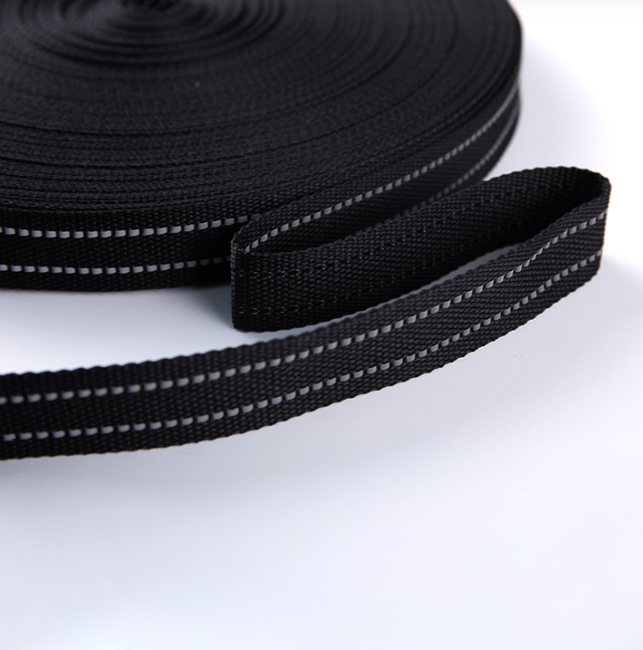 Pourquoi le ruban à tricot de mélange de coton est-il le meilleur choix pour améliorer la durabilité du tissu?